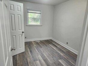 609 W Holly St in Goldsboro, NC - Foto de edificio - Building Photo