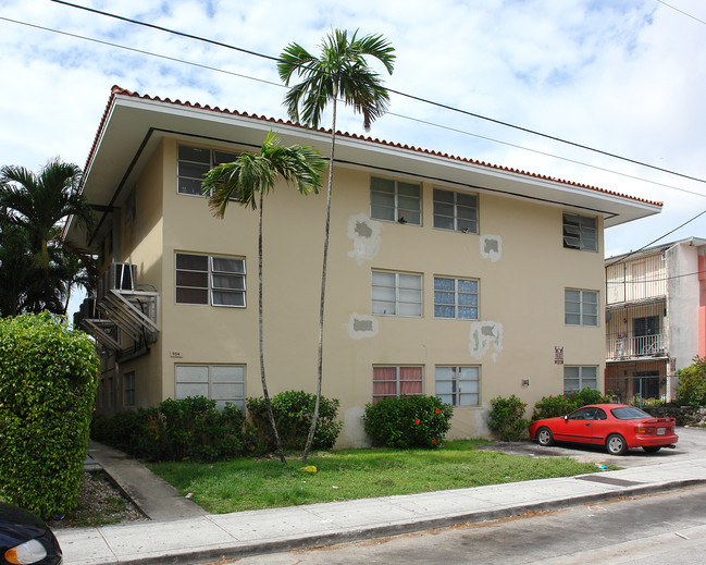 954 SW 4th St in Miami, FL - Building Photo - Building Photo