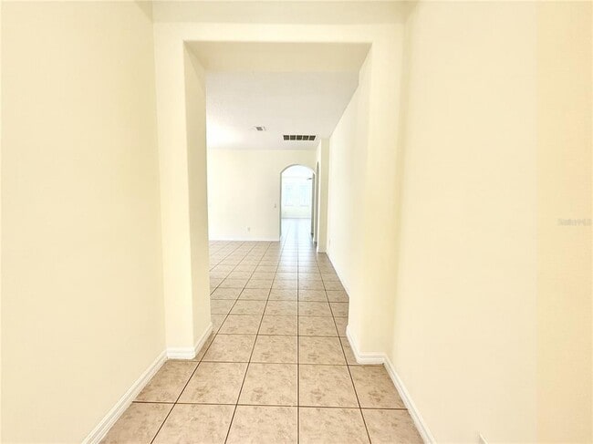 8737 Leeland Archer Blvd in Orlando, FL - Foto de edificio - Building Photo
