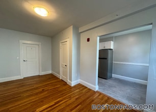 233 Lafayette St, Unit 6 in Salem, MA - Building Photo - Building Photo