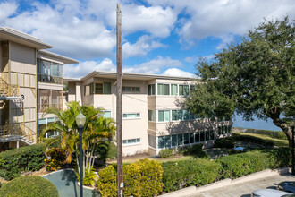 Whispering Waters in Winter Park, FL - Building Photo - Building Photo