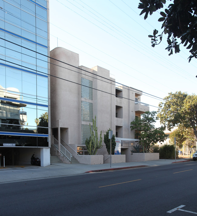 1841 Sawtelle Blvd in Los Angeles, CA - Foto de edificio - Building Photo