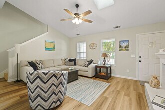 529 Pointe S Dr in Savannah, GA - Foto de edificio - Building Photo