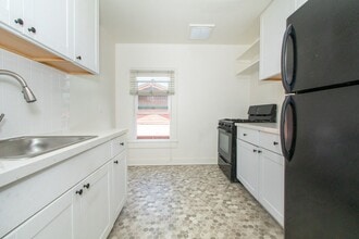 2208 Julian Ave in San Diego, CA - Building Photo - Building Photo
