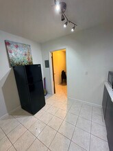 120 SE 9th Ct in Hallandale Beach, FL - Foto de edificio - Building Photo