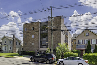 Green Briar Condominium in Hackensack, NJ - Building Photo - Building Photo