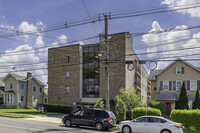 Green Briar Condominium in Hackensack, NJ - Foto de edificio - Building Photo