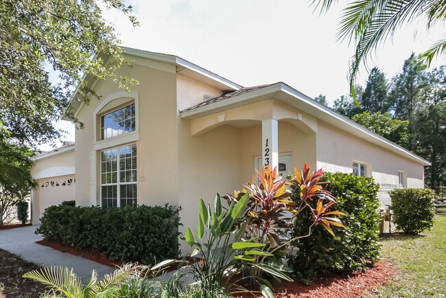 12336 Hollybush Terrace in Lakewood Ranch, FL - Building Photo - Building Photo