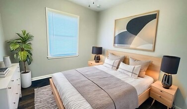 409 SW Madison St in Lee's Summit, MO - Foto de edificio - Building Photo