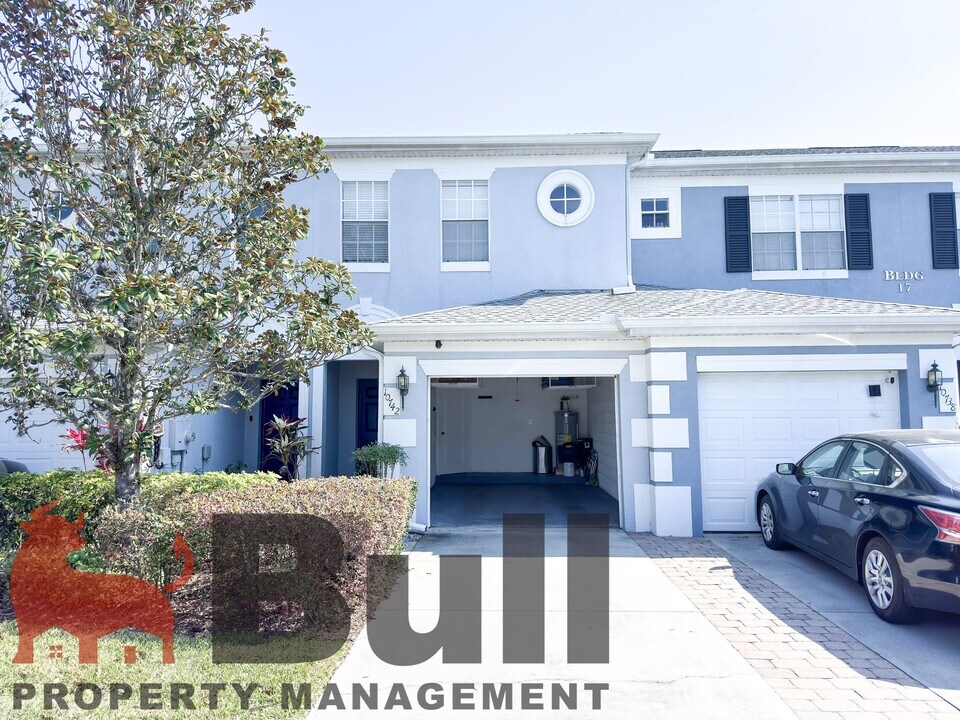 10742 Savannah Wood Ct in Orlando, FL - Building Photo