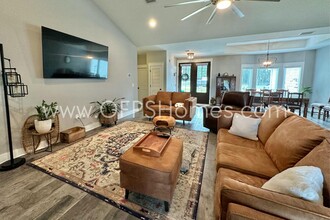 8738 El Paseo St in Navarre, FL - Building Photo - Building Photo