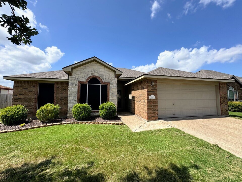 7819 Woodbury Dr in Temple, TX - Building Photo