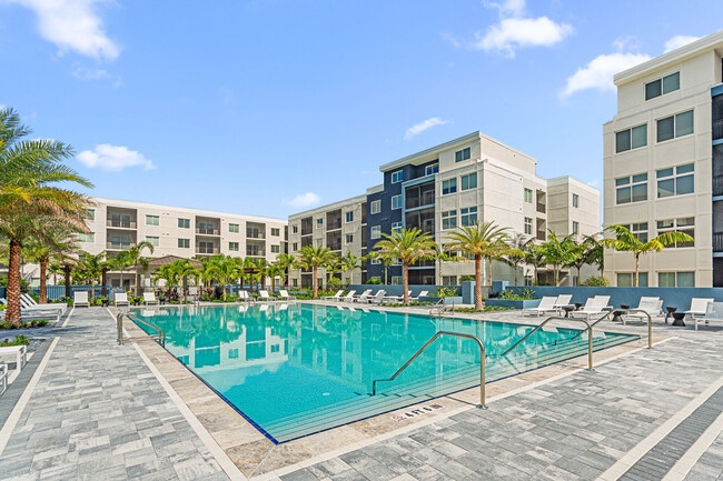 Hammock Park in Naples, FL - Building Photo - Building Photo