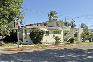 5900 Vineland Ave in North Hollywood, CA - Building Photo