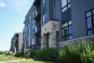 180 Cope Dr in Ottawa, ON - Building Photo - Building Photo