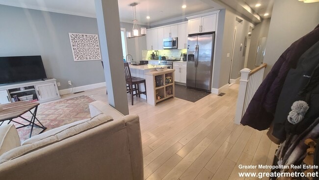 21 Winfield St, Unit 3, Unit 3