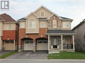 18 Malthouse Cres in Ajax, ON - Building Photo