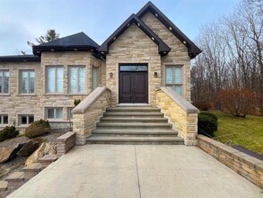 31 Imp. de l'Émeraude in Cantley, QC - Building Photo - Building Photo