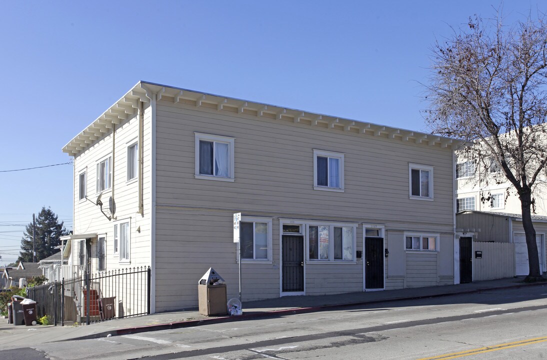 3573 Laurel Ave in Oakland, CA - Building Photo