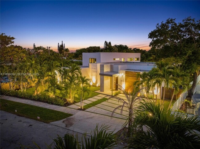2110 NE 197th Terrace in North Miami Beach, FL - Building Photo - Building Photo