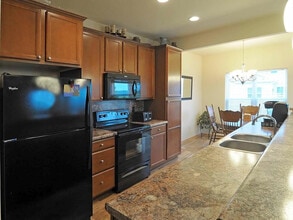 Lakeside Townhomes in Whitewater, WI - Building Photo - Building Photo