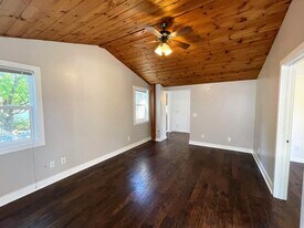 212 E Washington St in Delavan, WI - Building Photo