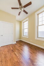 2445 W Harrison St, Unit 1 in Chicago, IL - Building Photo - Building Photo