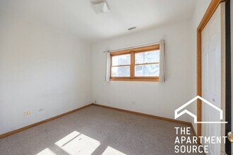 817 N Milwaukee Ave in Chicago, IL - Building Photo - Building Photo