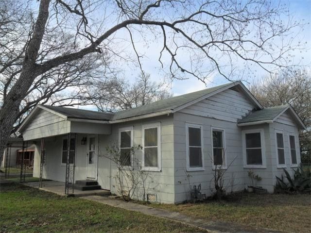 1409 W San Antonio St in Lockhart, TX - Building Photo - Building Photo
