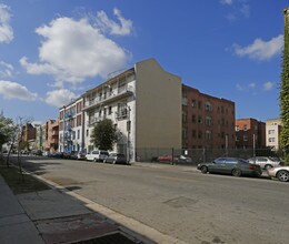 721 S Mariposa Ave in Los Angeles, CA - Building Photo - Building Photo