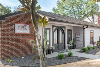 The Oaks Of Kingwood in Kingwood, TX - Foto de edificio - Building Photo