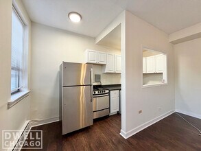 3350 N Marshfield Ave, Unit 102 in Chicago, IL - Building Photo - Building Photo