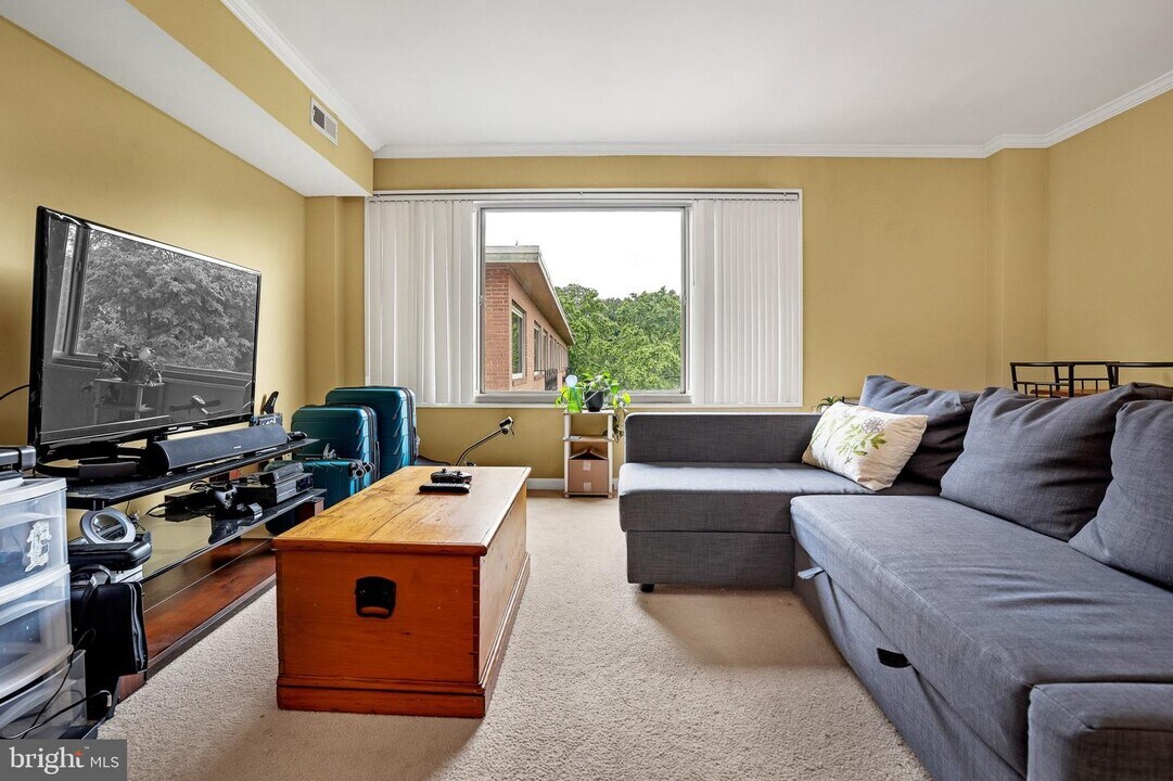 10570 Main St-Unit -509 in Fairfax, VA - Foto de edificio