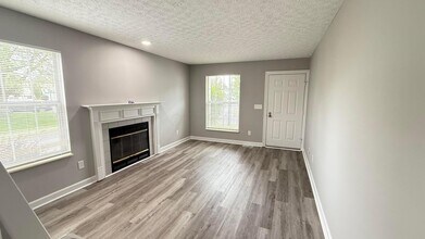 904 Charleston Way Dr in Westerville, OH - Building Photo - Building Photo