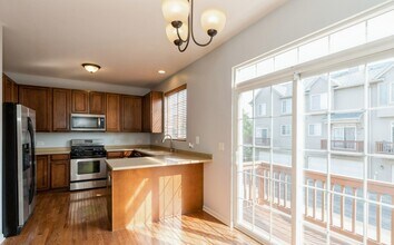 366 Station Park Cir in Grayslake, IL - Building Photo - Building Photo