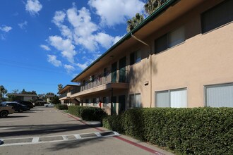 Monte Verde Villas in El Cajon, CA - Building Photo - Building Photo