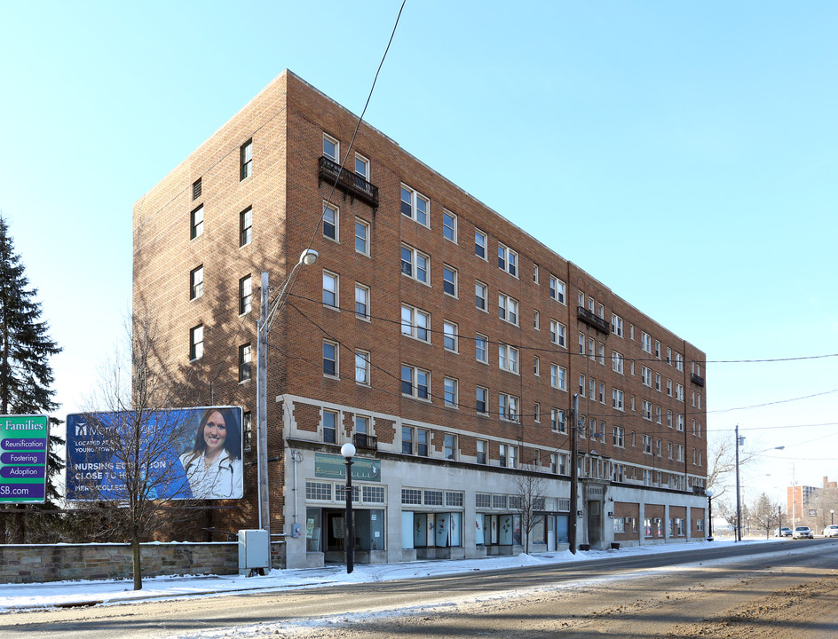 Reeves Apartments in Warren, OH - Building Photo