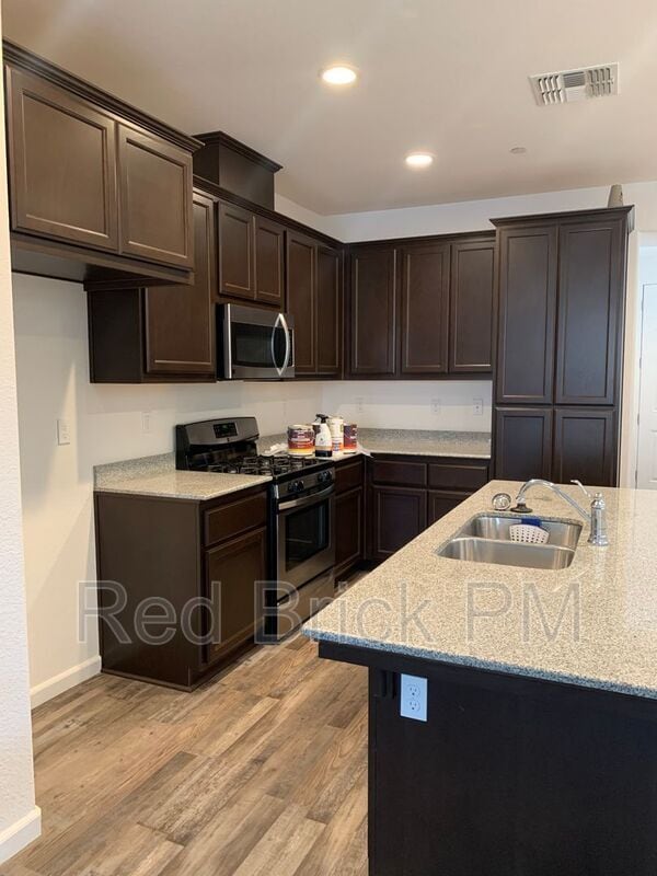 816 Castellona Dr in Newman, CA - Building Photo - Building Photo