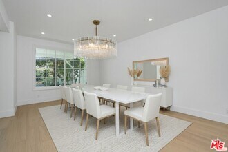 2205 Canyonback Rd in Los Angeles, CA - Foto de edificio - Building Photo
