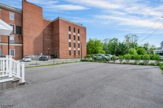25 Maple Ave in Morristown, NJ - Building Photo - Building Photo