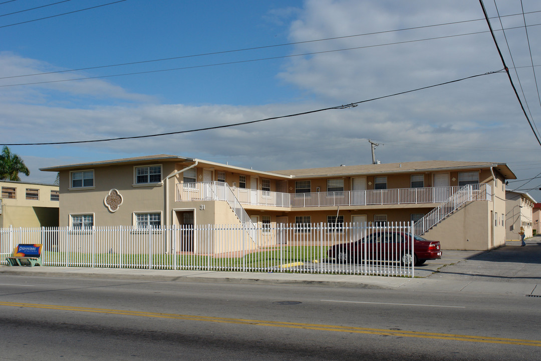 31 W 29th St in Hialeah, FL - Foto de edificio