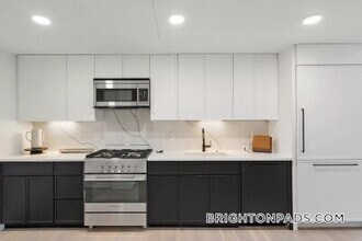 50 Leo M Birmingham Pkwy in Boston, MA - Foto de edificio - Building Photo