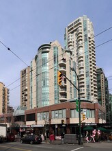 Jervis Court in Vancouver, BC - Building Photo - Building Photo