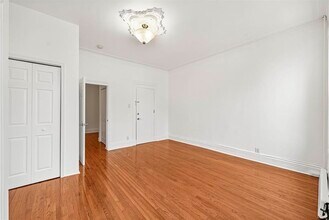 242 Palisade Ave in Jersey City, NJ - Building Photo - Building Photo