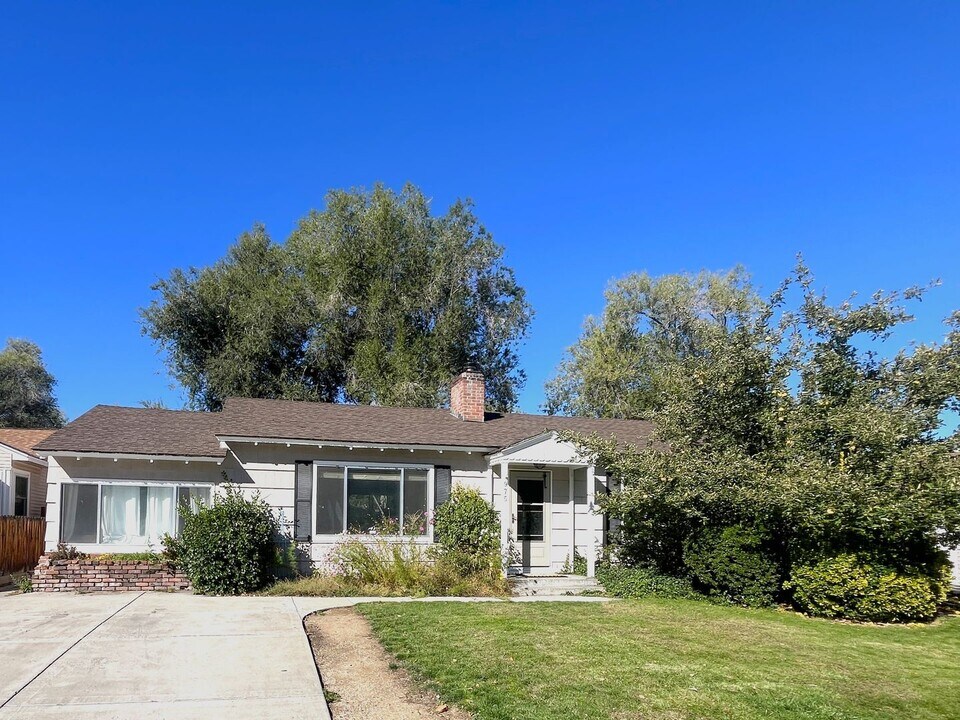 975 Delmar Way in Reno, NV - Building Photo