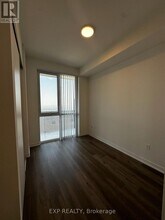 225 Commerce St in Vaughan, ON - Building Photo - Building Photo