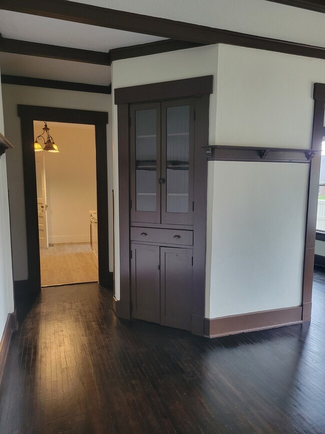 property at 123 E 8th St