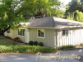 2746 Tunnel St in Placerville, CA - Building Photo - Building Photo