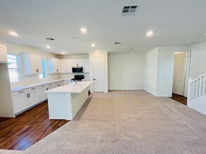 27467 Longview Pl in Valencia, CA - Building Photo - Building Photo