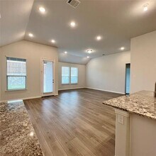 1310 Sundance Ln in Justin, TX - Building Photo - Building Photo